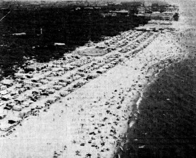 Imagen a�rea del Camping Albatros publicada en el diario LA VANGUARDIA el 11 de Junio de 1982